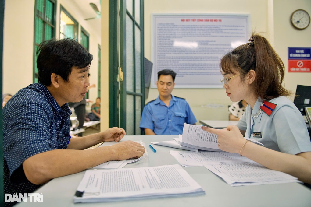 Vi phạm khi đương chức, lãnh đạo nghỉ hưu rồi vẫn có thể bị xóa tư cách - 1 Vi phạm khi đương chức, lãnh đạo nghỉ hưu rồi vẫn có thể bị xóa tư cách - 1