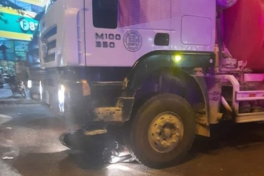 Hai ông cháu tử vong thương tâm dưới bánh xe bồn