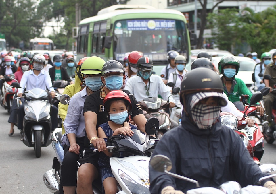Sở GTVT TPHCM nói gì về việc xe buýt càng chạy càng lỗ? - 1 Sở GTVT TPHCM nói gì về việc xe buýt càng chạy càng lỗ? - 1