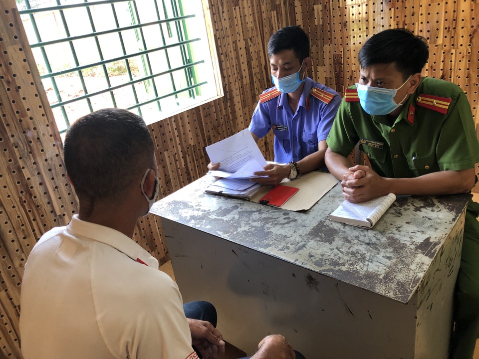 Triệt phá nhóm đối tượng cho vay trả góp với lãi suất gần 250%/năm - 1 Triệt phá nhóm đối tượng cho vay trả góp với lãi suất gần 250%/năm - 1