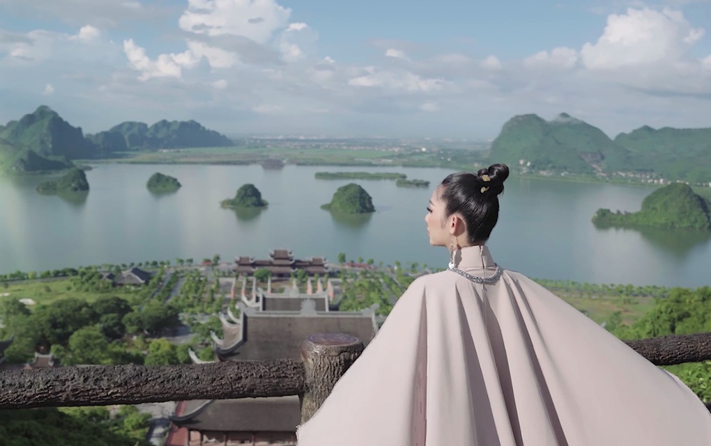 Việt Nam tuyệt đẹp trong video Lâm Thu Hồng mang đến Hoa hậu Hoàn cầu - 2 Việt Nam tuyệt đẹp trong video Lâm Thu Hồng mang đến Hoa hậu Hoàn cầu - 2