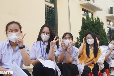 Học sinh Nghệ An háo hức được tiêm vaccine phòng Covid-19