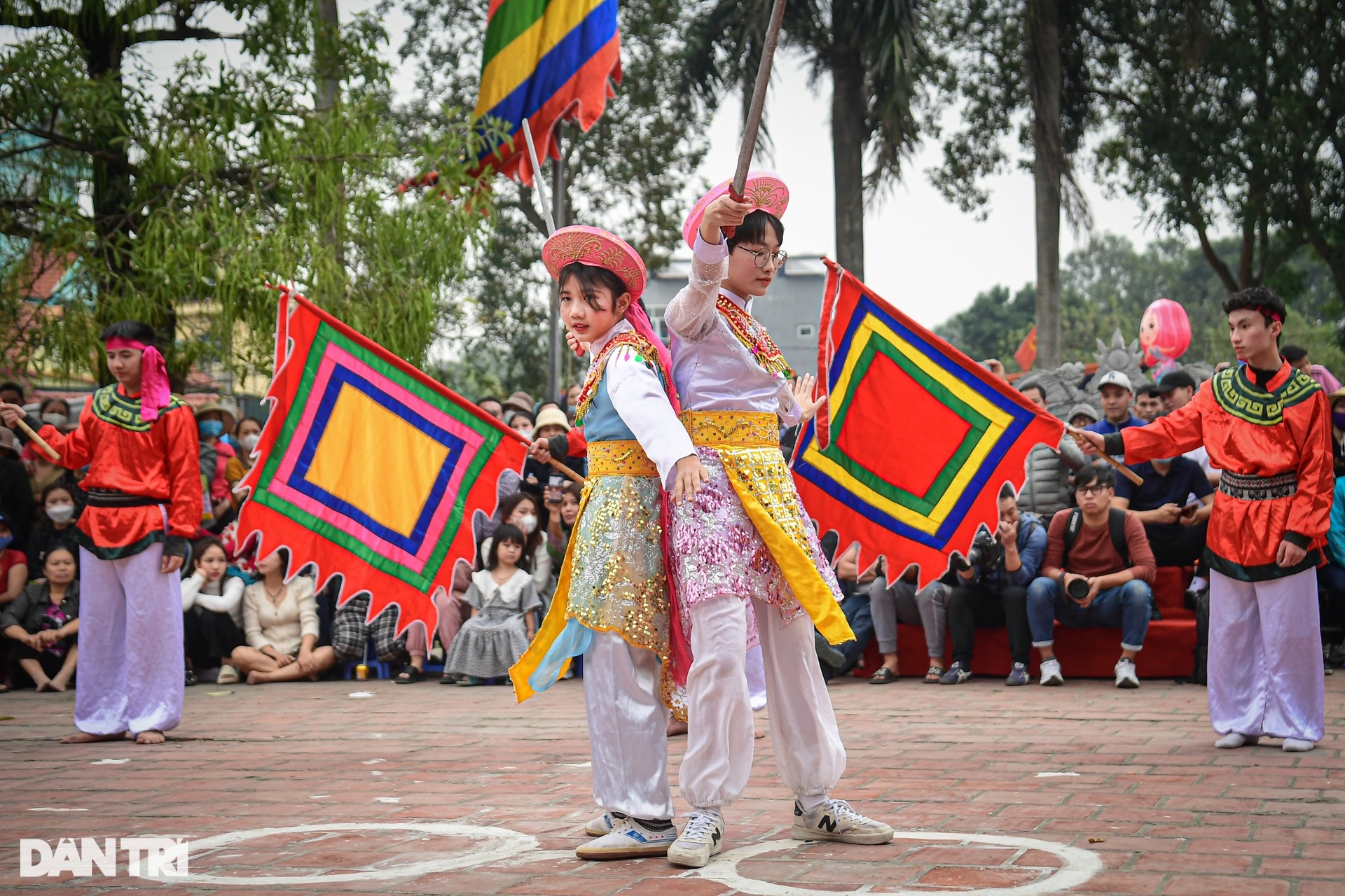 Độc lạ hội thi câu ếch, bắt lươn... để kén rể cho thiếu nữ ở Hà Nội - 7 Độc lạ hội thi câu ếch, bắt lươn... để kén rể cho thiếu nữ ở Hà Nội - 7
