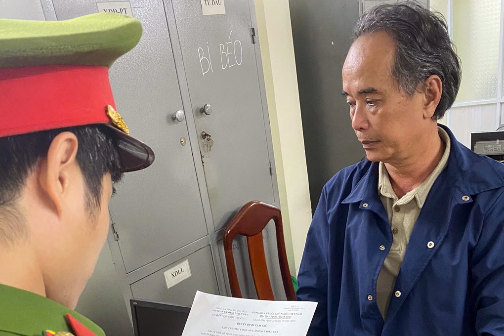 Vụ tài xế taxi bị hành hung giữa đường: Bắt khẩn cấp người đàn ông ở TPHCM - 1 Vụ tài xế taxi bị hành hung giữa đường: Bắt khẩn cấp người đàn ông ở TPHCM - 1