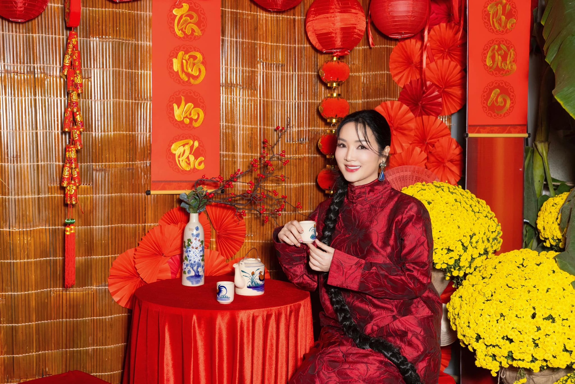 Gia đình Hồ Ngọc Hà mặc áo dài du xuân, Giáng My trang trí biệt thự đón Tết - 7 Gia đình Hồ Ngọc Hà mặc áo dài du xuân, Giáng My trang trí biệt thự đón Tết - 7