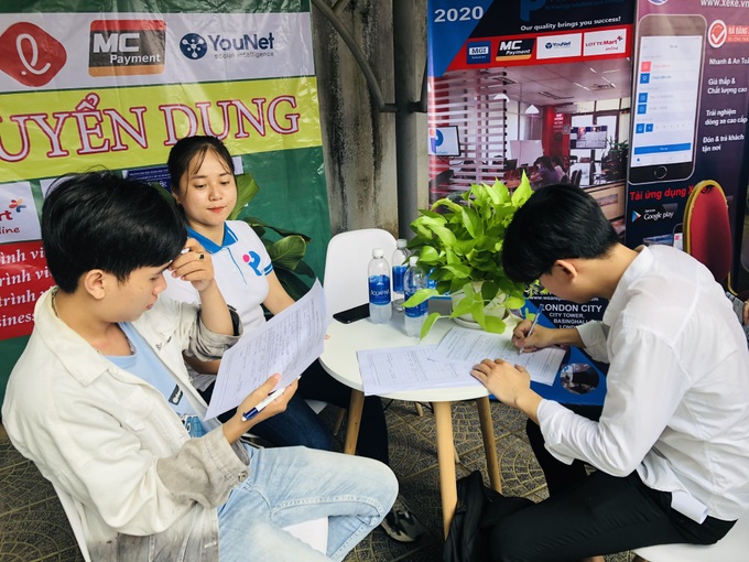 Thừa Thiên Huế: Sôi động ngày hội tuyển sinh, tuyển dụng nhân lực công nghệ thông tin năm 2020 - Ảnh 11. Thừa Thiên Huế: Sôi động ngày hội tuyển sinh, tuyển dụng nhân lực công nghệ thông tin năm 2020 - Ảnh 11.