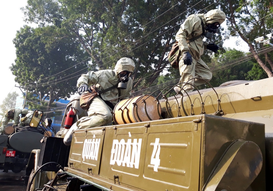 Bình Dương, Quảng Ngãi dừng bắn pháo hoa đêm giao thừa - 5 Bình Dương, Quảng Ngãi dừng bắn pháo hoa đêm giao thừa - 5