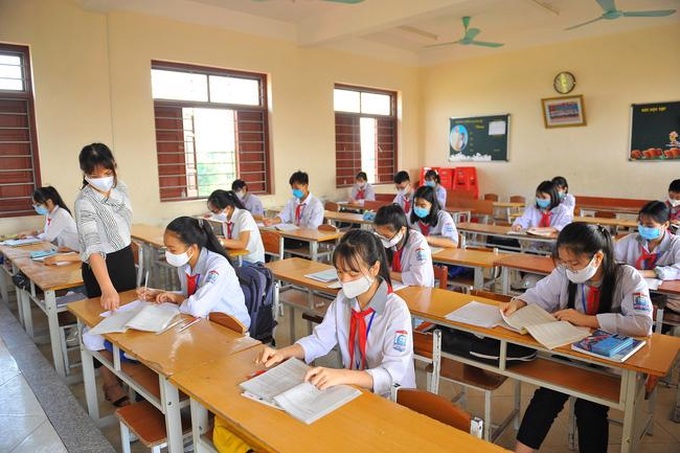Từ 21/3 nhiều địa phương cho học sinh trở lại trường học trực tiếp.