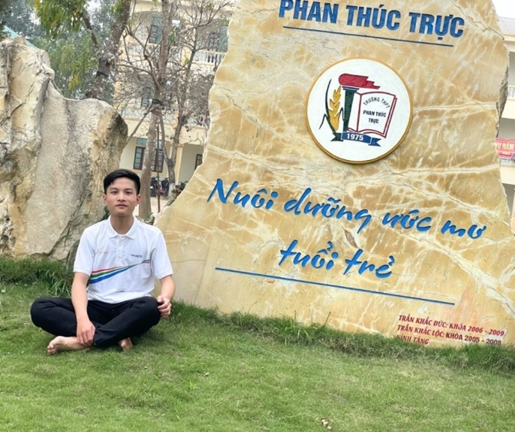 Bảng thành tích giúp nam sinh đậu học bổng toàn phần Trường Đại học FPT - 1