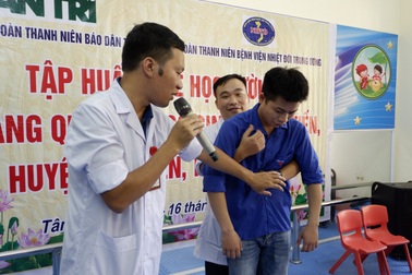 Nâng cao kỹ năng y tế học đường cho giáo viên tại xã nghèo Lào Cai