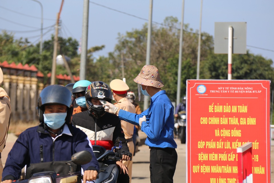Đắk Nông yêu cầu cách ly tất cả người dân trở về từ TP.HCM - 2