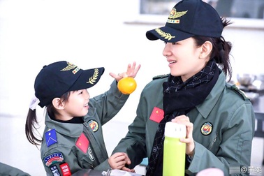 Huỳnh Dịch hạnh phúc khi được đoàn tụ cùng con gái