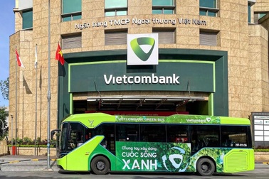 Vietcombank vận hành tuyến xe buýt điện nội bộ đầu tiên tại Hà Nội