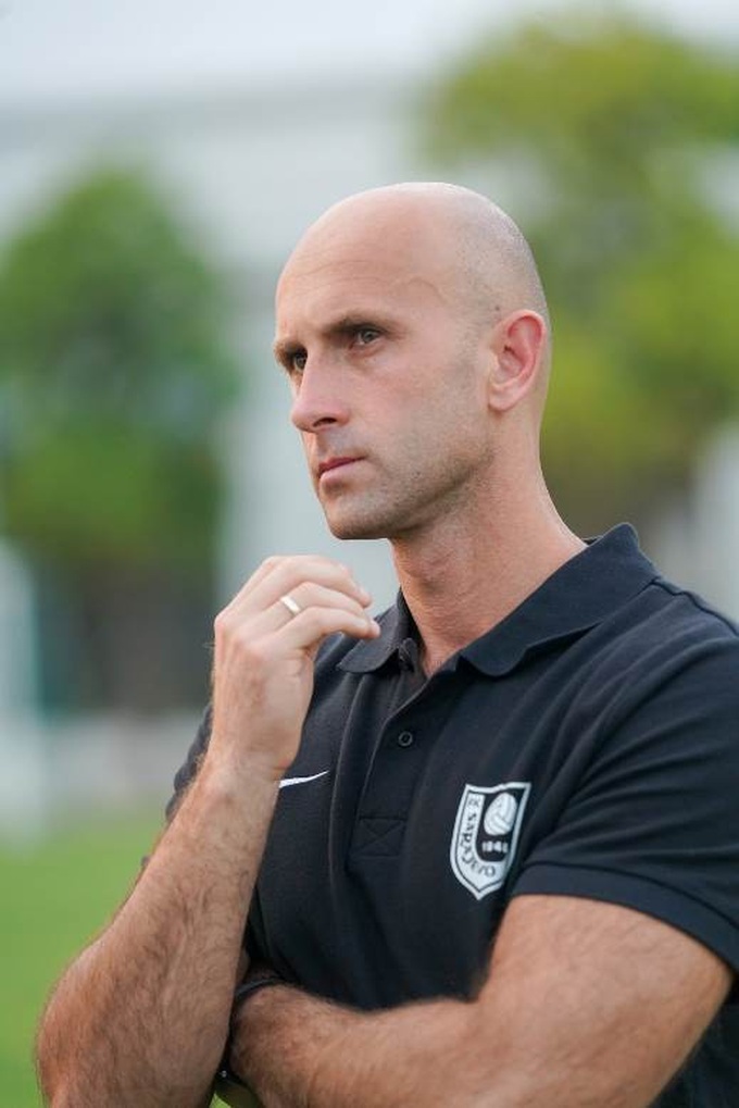 Giám đốc Học viện bóng đá FK Sarajevo bất ngờ vì cơ sở hiện đại của PVF - Ảnh 4. Giám đốc Học viện bóng đá FK Sarajevo bất ngờ vì cơ sở hiện đại của PVF - Ảnh 4.