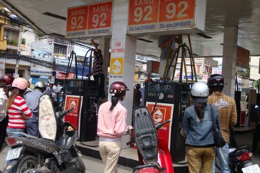 Trạm xăng phải cách nơi đông người ít nhất 100m