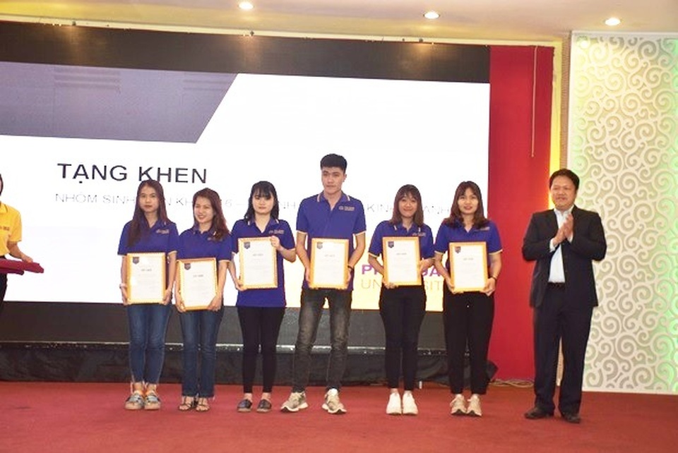 Huế: Trường đại học ký cam kết việc làm cho… gần 200 sinh viên - 2 Huế: Trường đại học ký cam kết việc làm cho… gần 200 sinh viên - 2