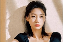 Người mẫu Jung Ho Yeon tỏa sáng trong "Squid Game"