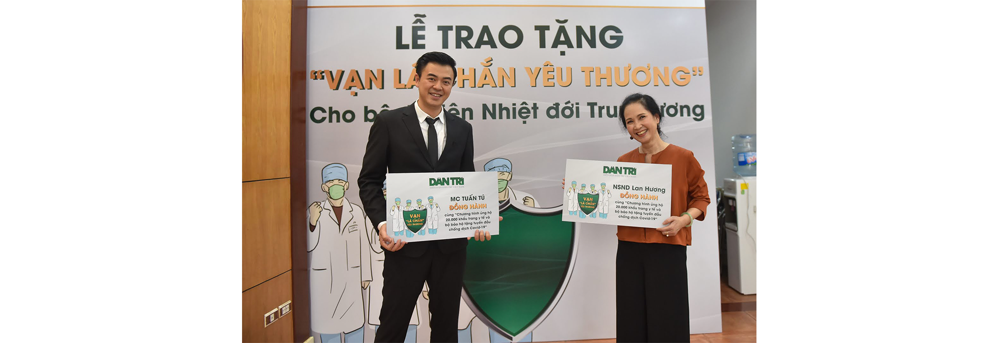 Vạn lá chắn yêu thương đến với tuyến đầu chống giặc Covid-19 - 34 Vạn lá chắn yêu thương đến với tuyến đầu chống giặc Covid-19 - 34