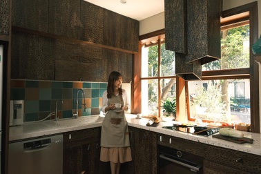 Ngỡ ngàng với ngôi biệt thự được thiết kế từ nội thất bị cháy