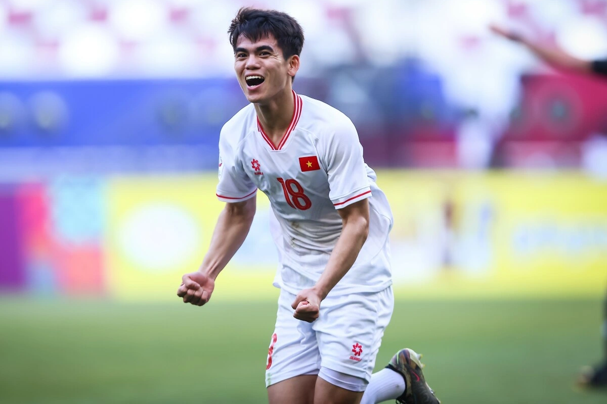 Khuất Văn Khang chơi ấn tượng trong màu áo U23 Việt Nam (Ảnh: AFC).