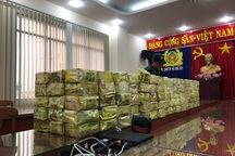 Một người nước ngoài nghi chở lượng lớn ma tuý bị bắt ở cửa ngõ Sài Gòn