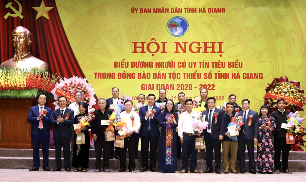 Hà Giang biểu dương 200 người có uy tín trong đồng bào dân tộc thiểu số - 1 Hà Giang biểu dương 200 người có uy tín trong đồng bào dân tộc thiểu số - 1