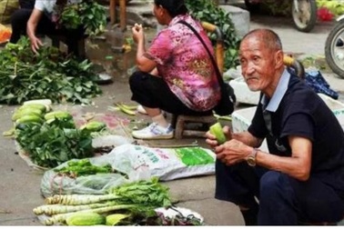 Bố giả chết suốt 14 năm, để con cho ông nội già yếu nuôi