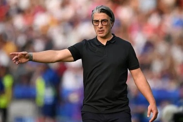 Biến Italy thành cựu vương Euro, HLV Thụy Sỹ tuyên bố bất ngờ