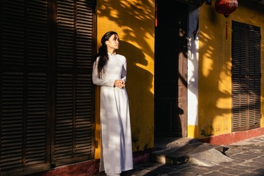 Đồng Lan gây ấn tượng với ca khúc tặng mẹ ngày lễ Vu lan