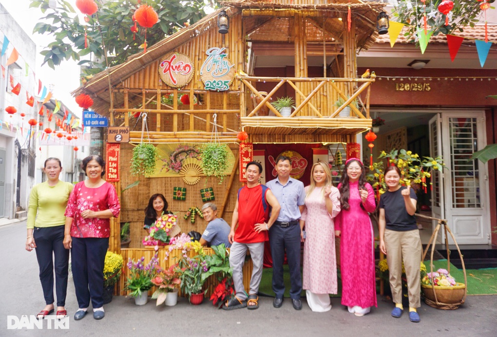 Bỏ tiền túi gần 20 triệu dựng nhà gỗ 2 tầng để cả xóm check-in ngày Tết - 4 Bỏ tiền túi gần 20 triệu dựng nhà gỗ 2 tầng để cả xóm check-in ngày Tết - 4