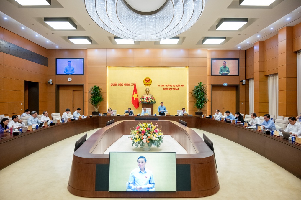Đề xuất doanh nhân tiêu biểu được ký hợp đồng làm công chức lãnh đạo - 2 Đề xuất doanh nhân tiêu biểu được ký hợp đồng làm công chức lãnh đạo - 2