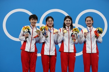 Tuyển bơi  Trung Quốc gây sốc khi phá 2 kỷ lục Olympic trong một buổi sáng