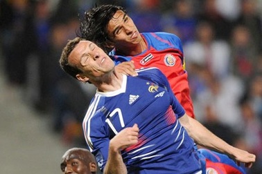 Arsenal nhanh tay "vá" hàng thủ bằng tuyển thủ Pháp