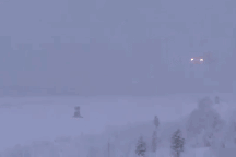 Máy bay Tu-22M3 của Nga cắm đầu tóe lửa, gẫy đôi trên đường băng