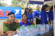 Thí sinh đi tìm bò bị lạc “quên” đến trường thi