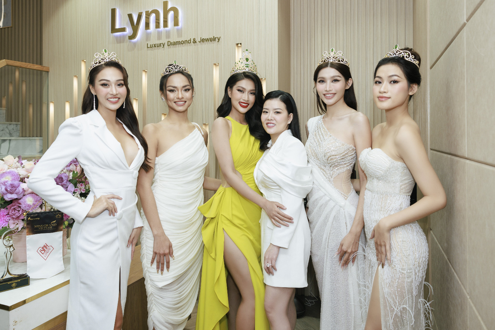 Thương hiệu trang sức Lynh Luxury tại TPHCM - 3 Thương hiệu trang sức Lynh Luxury tại TPHCM - 3