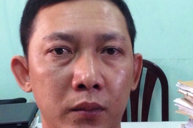 Mật phục bắt kẻ truy nã trong băng dàn cảnh đụng xe trộm tài sản