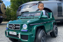 Trẻ em thời nay đòi quà Giáng sinh: Toàn quần áo, túi xách hàng hiệu