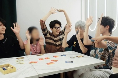 Quán cà phê khiến khách chi cả chục triệu đồng để được phục vụ