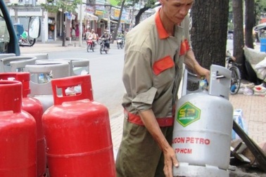 Giá gas giảm 7.000 đồng/bình 12kg từ sáng mai
