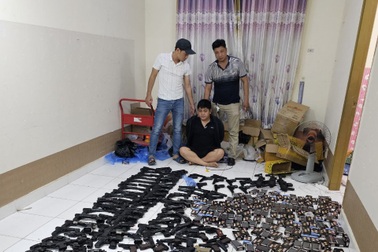 Phát hiện kho súng công cụ hỗ trợ số lượng lớn ở TPHCM