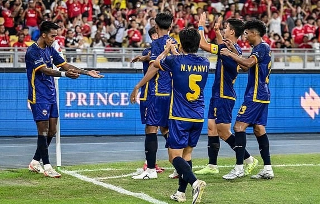 អ្នកគាំទ្រអាស៊ីអាគ្នេយ៍បញ្ចេញប្រតិកម្មចំពោះការបរាជ័យរបស់ Man Utd នៅម៉ាឡេស៊ី - ២ Phản ứng của cổ động viên Đông Nam Á khi Man Utd thất bại ở Malaysia - 2
