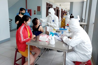 324 người về từ Canada âm tính lần 1 với SARS-CoV-2