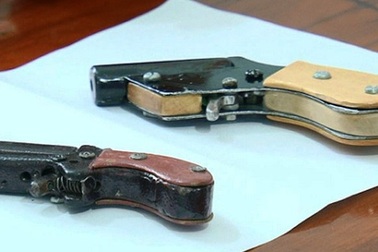 Lên mạng học cách làm súng để bán kiếm tiền