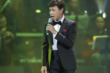 Danh ca Tuấn Ngọc “đứng hình” khi bị MC Kỳ Duyên hỏi khó về vợ