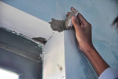 “Tội nhất mấy đứa nhỏ, mỗi lần động đất là khóc ré lên”