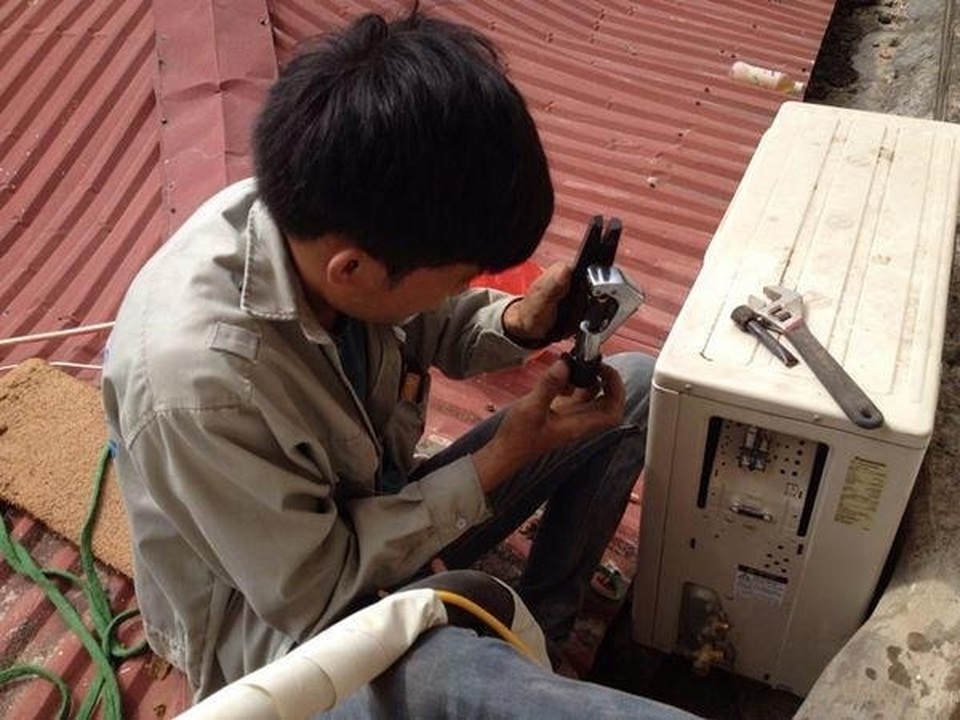 Những ‘mánh’ vặt tiền khách hàng của thợ sửa điều hòa người tiêu dùng cần biết để tránh - 1 Những ‘mánh’ vặt tiền khách hàng của thợ sửa điều hòa người tiêu dùng cần biết để tránh - 1
