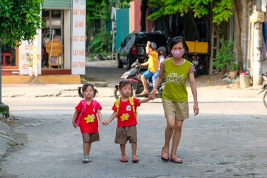 Công nhân tuần trước mất việc, tuần sau không còn tiền đóng trọ