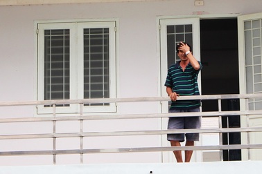 Sau vụ cháy cực lớn, ngư dân lạ lẫm với cuộc sống trong ký túc xá