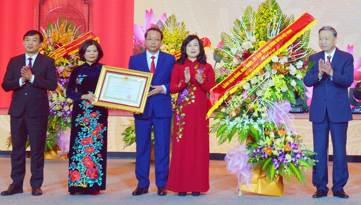 Bắc Ninh kỷ niệm 190 năm thành lập, đón nhận Huân chương Lao động hạng Nhất - 2 Bắc Ninh kỷ niệm 190 năm thành lập, đón nhận Huân chương Lao động hạng Nhất - 2